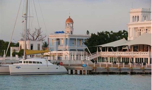 Eye Candy is in Cuba - little visited by cruising sailors ©  SW